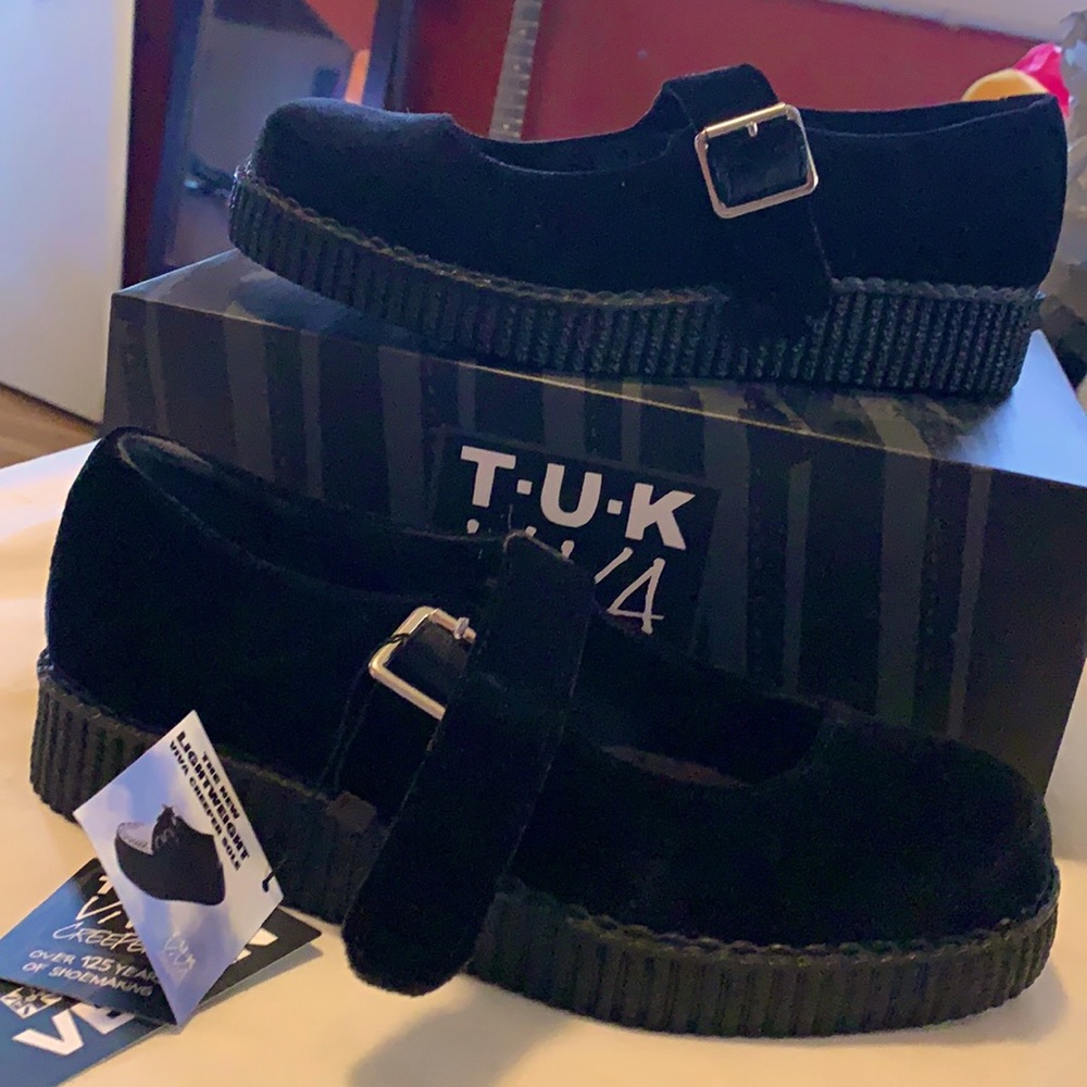 Size 9 T.U.K. Velvet Mary Janes NWT